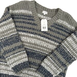 NEW Wonderly Women Striped V Neck Fashion Sweater Size M